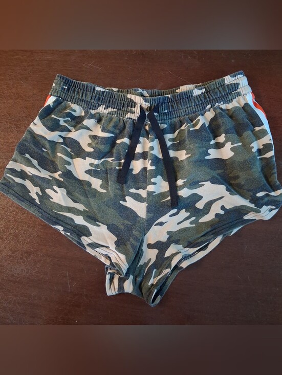 Bobbie Brooks Pants - Bobbie Brooks Ladies Camo-Pattern Athletic Shorts in Green and White